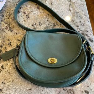 RARE!! VTG COACH WATSON 9981 Bottle green . CROSSBODY!